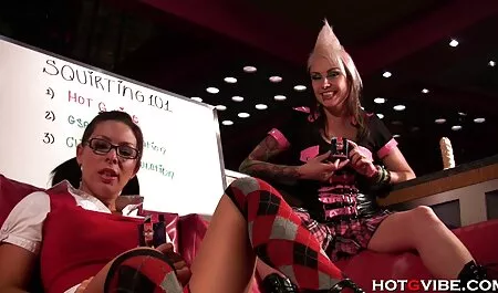 Kick-ass signora mostra estrema tettone italiane film Anale, mostrando il tutto