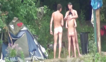 Busty babe scopa con due uomini video porno con donne tettone nel tempo libero