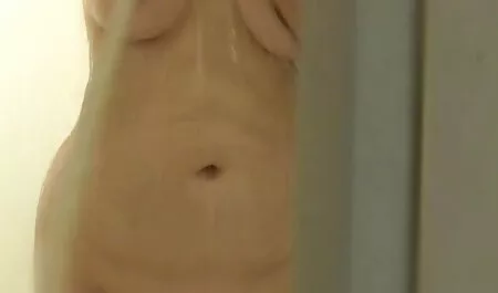 Maturo aristocrat prende video hard tettone gratis un profondità pompino prima sesso con un giovane amante