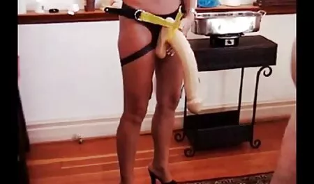 Redhead Hottie lecca il suo sperma con video tette grosse gratis un lungo pene dopo il sesso a tre