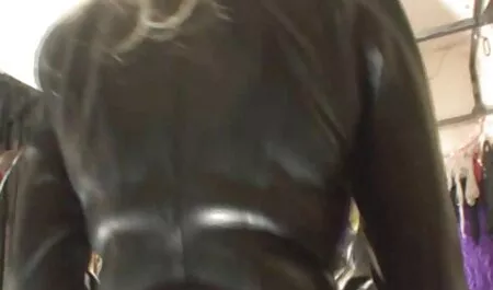 Biondo video casalinga tettona con grande tette spread lei labbra con lei dita dopo sesso