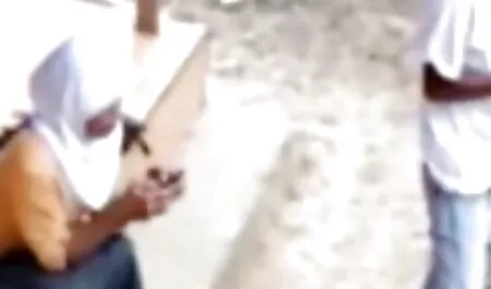 Latino Sesso di un giovane tette grandi video gratis coppia su il divano ended con cum in bocca