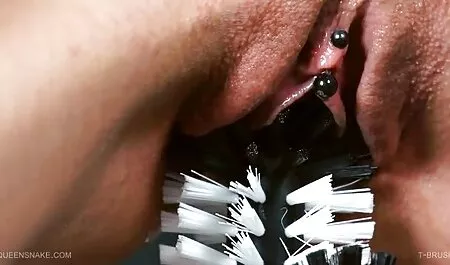 Ppchen bambola squat bionda tettona xxx con tubo, metterlo in 。