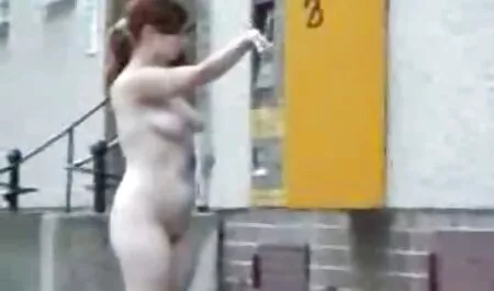 Procace modello Bryci soddisfatto Erotico Masturbazione con Dildo in calze, corsetto e video tettone free scarpe
