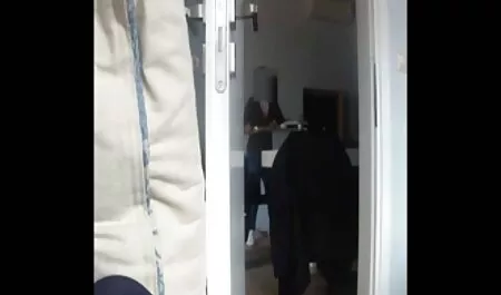 Giovane bionda con grandi tette naturali si masturba con маллосом prima di fare tettone mature video gratis sesso con un amico