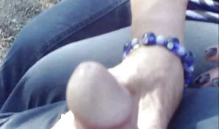La donna piena con un grosso tette video hard Dildo scopa partecipando alla registrazione della clip per la collezione privata