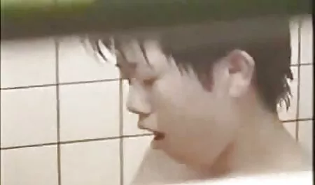 Principiante attrice porno di diverse età non esitate a girovagare nudo sulla macchina video porno mega tettone fotografica