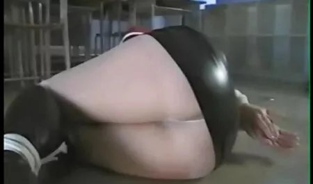 Abbronzato ragazza con peloso giostre su il pubic bone grande елде Partner dopo un profondità tettona video amatoriale extraction