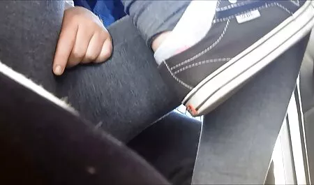 Ragazza calda non video tettone voglio porno mostra genitali, ma strzt verso l'esterno 。