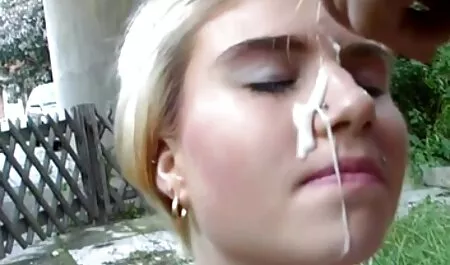 Giovane ninfa in calze video porno di tettone italiane eccita la masturbazione femminile prima del sesso in Sesso a tre
