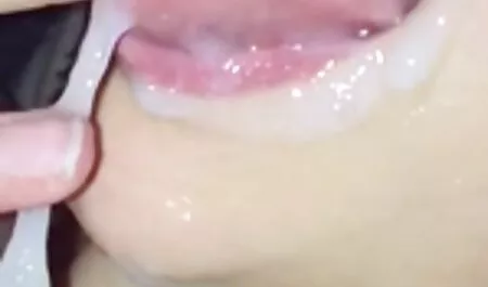 Sexy телочка Con tette nude xxx Grandi Tette non sono contrari a una scopata sul letto