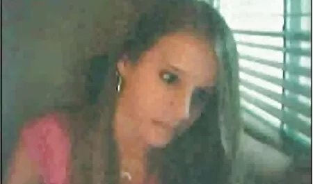 Spinto cazzo in gola ragazza con grandi tette mentre lei Pompino video porno di tettone mature