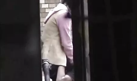 Un video porno tettone more marito premuroso fa sua moglie Kuni prima del sesso fatto in casa in camera da letto sul letto