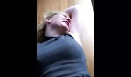 Giocoso asiatico ragazza pronto a Fanculo se video tettone amatoriali gratis stessa con un Dildo in anale per lei