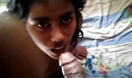 Ragazza con grandi tette e un altro video di ragazze tettone colore di capelli coinvolti Sesso di gruppo
