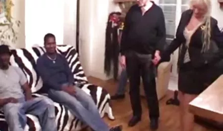 Lasciate che con REI sul corpo in un video gratis tette giganti abito Rei da