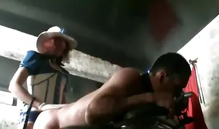 Affascinante bruna con video tette grosse naturali grandi seni перепихнется sesso con l'allenatore