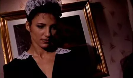 Una giovane ragazza video porno gratis di tettone riceve un massaggio intimo nudo e spera di più