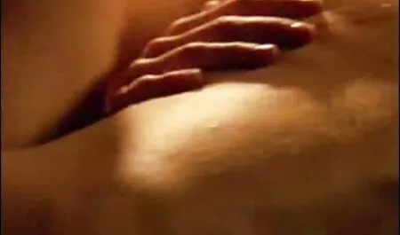 Ragazza video di tettone italiane russa Dasha scopata nel Solarium con scandaloso personale