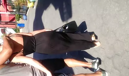 Sposato bionda tettone film porno oltre quaranta cancro ha dato i suoi colleghi dopo il lavoro in T-SHIRT
