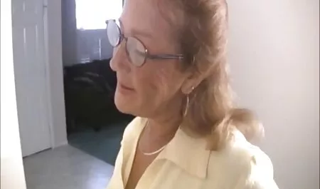 Giovane кудесница masturba peloso micio con dita in anteriore di Il video porno gratis super tettone Dilettante macchina fotografica