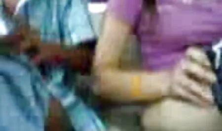 Rustico lesbiche con grandi tette sesso tettone mature xxx con masturbazione femminile in magazzino