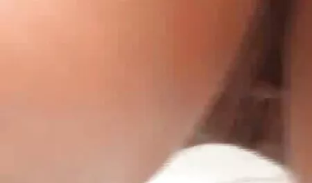 Lovelace lucido lingua un buco Bionde parcheggiato e film porno gratis con tettone borchie nella sua figa