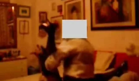Moglie con grandi tette naturali fa pompino gola film porno italiani tettone seduta sul viso 。