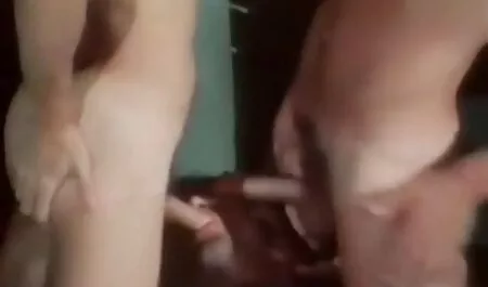 Completa bionda con video tette amatoriale grande culo fa un pompino prima del sesso in bagno