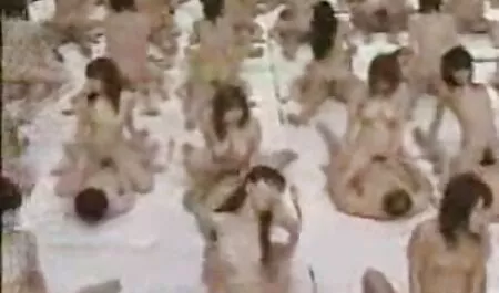 Nudo americano Carmen Fox urla sul letto prima di sesso emotivo tette cadenti xxx
