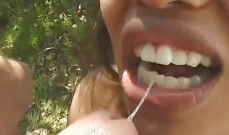 Giovane MILF con grande culo screams Krebs cancer video di tettone naturali