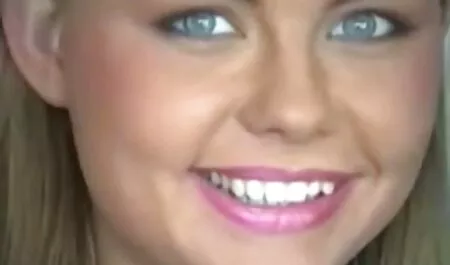 Il tedesco moglie dà fidanzato un pompino video ragazze tettone e Cums sesso con lui