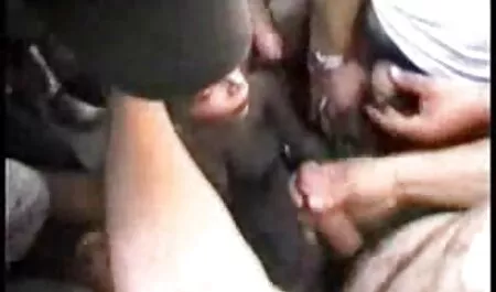 Tatuato ragazzo выебал In Schönheit bellezza accanto a dormire ragazza video tette grosse gratis