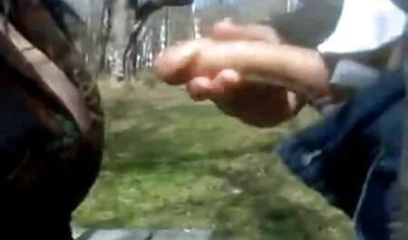 Lesbiche Alysa e film di tettone Roxy Raye ha mostrato il gioco con Dildo enorme