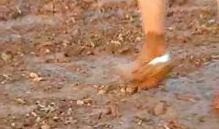 Donne di mezza età con grandi tette impegnate in video tettone bionde sesso lesbico con seduta in faccia e masturbazione