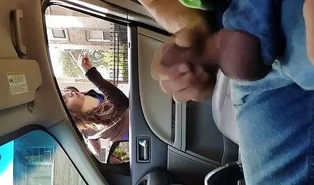 Милфа e giovane ragazza avere sesso in Il POV video casalinga tettona in il posa Great Dane stile su il letto