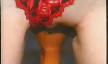 Giovane bionda video gratis tette enormi fa un pompino membro della grande gara prima del sesso