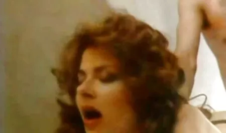 Occhiali trger con un grosso cazzo arrosta la madre in cucina mettendola sulla grandi tette video zanna