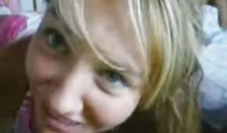 Giovane Coquette mamme tettone xxx лесбийскими la doccia a vicenda con affetto durante il sesso terzo